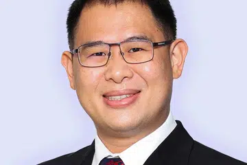 AWAS JANGKITAN: Pengerusi Jawatankuasa Kesihatan dan Perpaduan Johor, Encik Ling Tian Soon, mengingatkan orang ramai supaya mengambil langkah berjaga-jaga dengan mengamalkan penjagaan kesihatan termasuk menggunakan pelitup dan mengelak lokasi sesak.