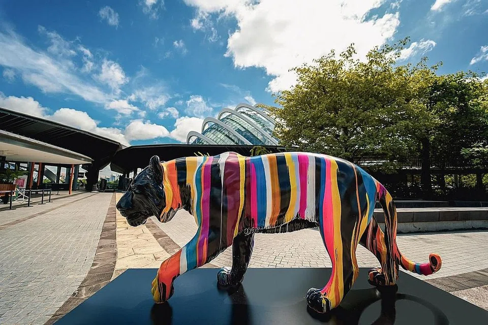 KOLEKSI TERBESAR: Orang ramai boleh melihat koleksi terbesar arca harimau di Gardens by the Bay, dengan lapan arca harimau dipamerkan.