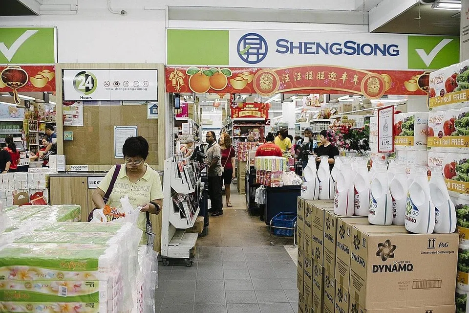 LABA SEMAKIN MENINGKAT: Syarikat Sheng Siong malaporkan keuntungan lebih tinggi berikutan pendapatan yang meningkat dan juga margin kasar yang meningkat. - Foto fail