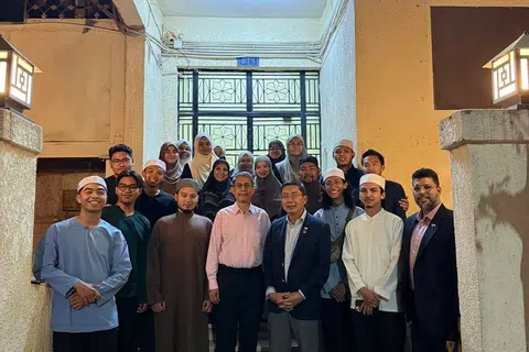 Faishal Ibrahim, Mesir, Perkemas, pelarian, Palestine
