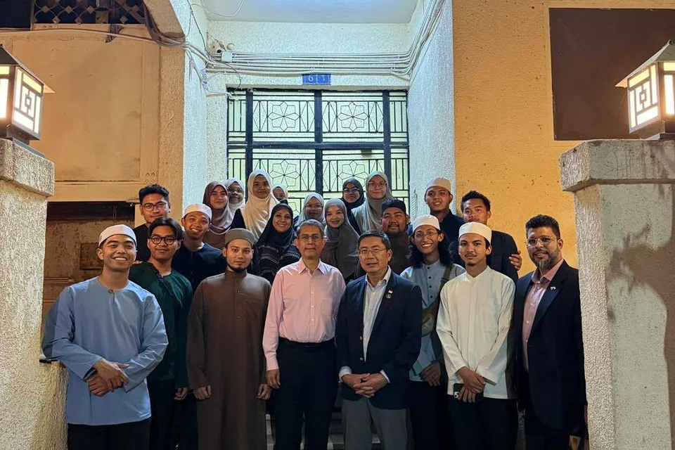 Faishal Ibrahim, Mesir, Perkemas, pelarian, Palestine