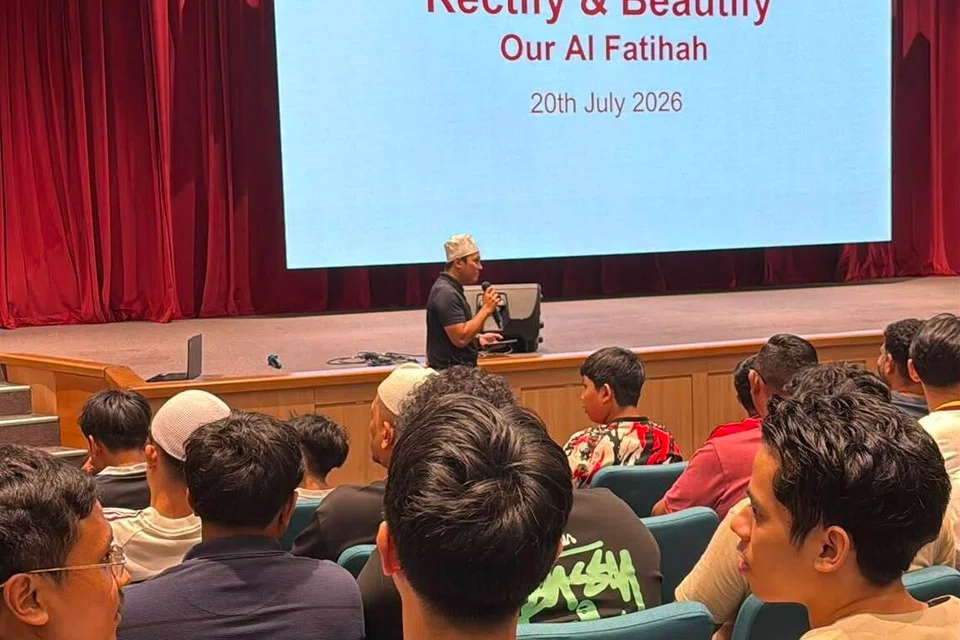 Antara program yang diadakan adalah sesi memperbetulkan dan memperindahkan bacaan Surah Al-Fatihah sebelum perlawanan final Piala Dunia bermula pada 20  Julai.