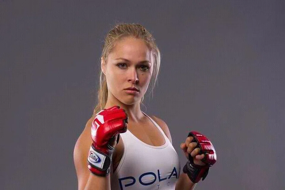 Bekas juara bantamweight, seni bela diri campuran (MMA) UFC, Ronda Rousey, merahsiakan kecederaan gegaran (konkusi) dan saraf yang dialaminya sepanjang memegang kejuaraan itu.