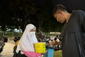 Pungutan derma dijalankan di Masjid Al-Islah pada 19 Mac lalu, selepas solat isyak, bagi mengumpul dana untuk Madrasah Al-Ma’arif  Al-Islamiah. 