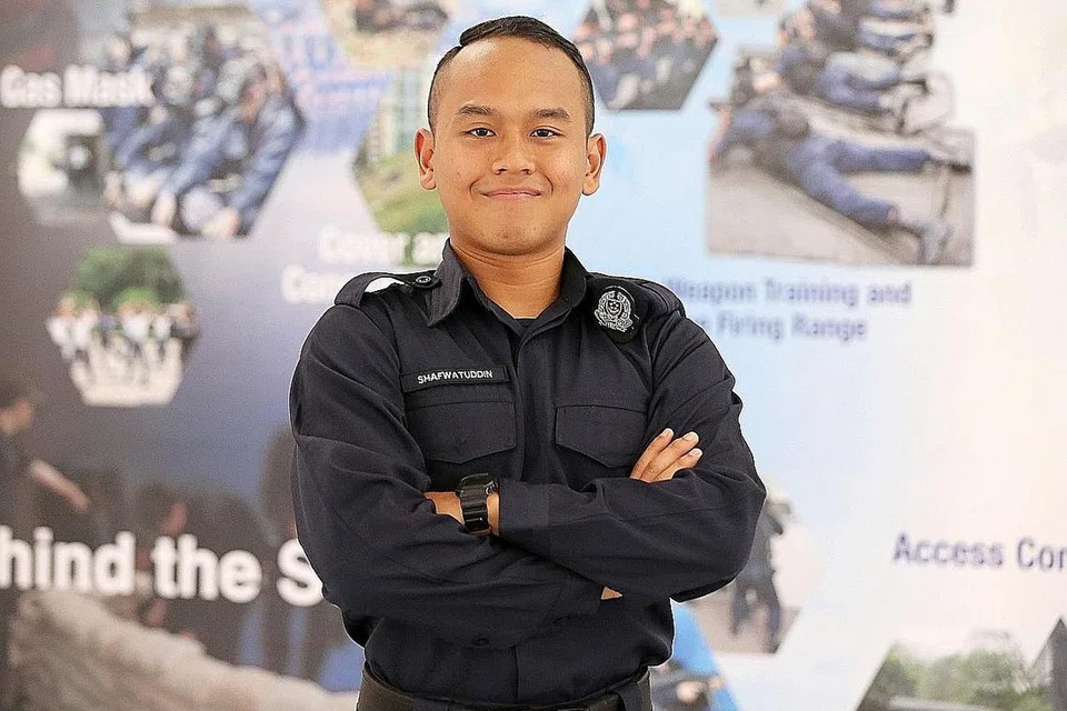 SETIAP TANDA TANYA TERJAWAB: Walaupun dahulu pernah mempersoal tugas sebenar anggota polis, SC Shafwatuddin kini memahami peranan dan tanggungjawab yang perlu dipikul setiap anggota SPF. - Foto THE STRAITS TIMES