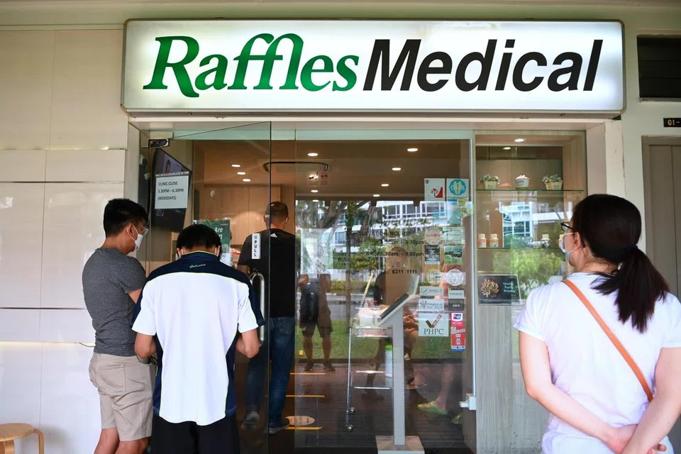 Orang ramai digalak melawat klinik perubatan umum atau GP jika mereka mengalami sakit ringan dan membuat janji temu atau menghubungi klinik sebelum ke sana.