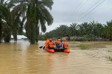 sajak, BANJIR DI SUMATERA DISEMBER 2025, kamaria buang 