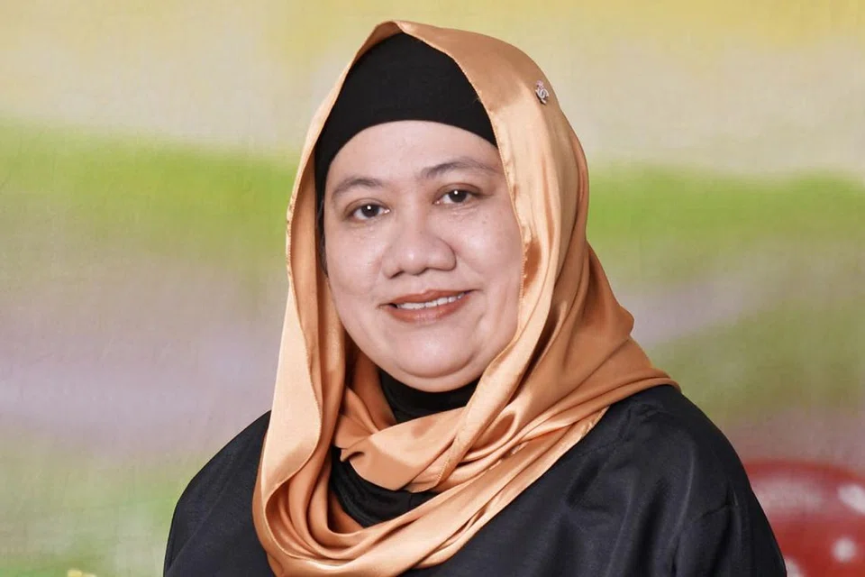 EMILDAWATI BENDIAMIN.
