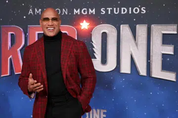 Dwayn ‘The Rock’ Johnson mengakui kadangkala terlewat ke set filem aksi musim cuti, ‘Red One’ tetapi tidak sampai menyebabkan kerugian besar kepada penerbit sebagaimana yang didakwa laman web, ‘The Wrap’.
