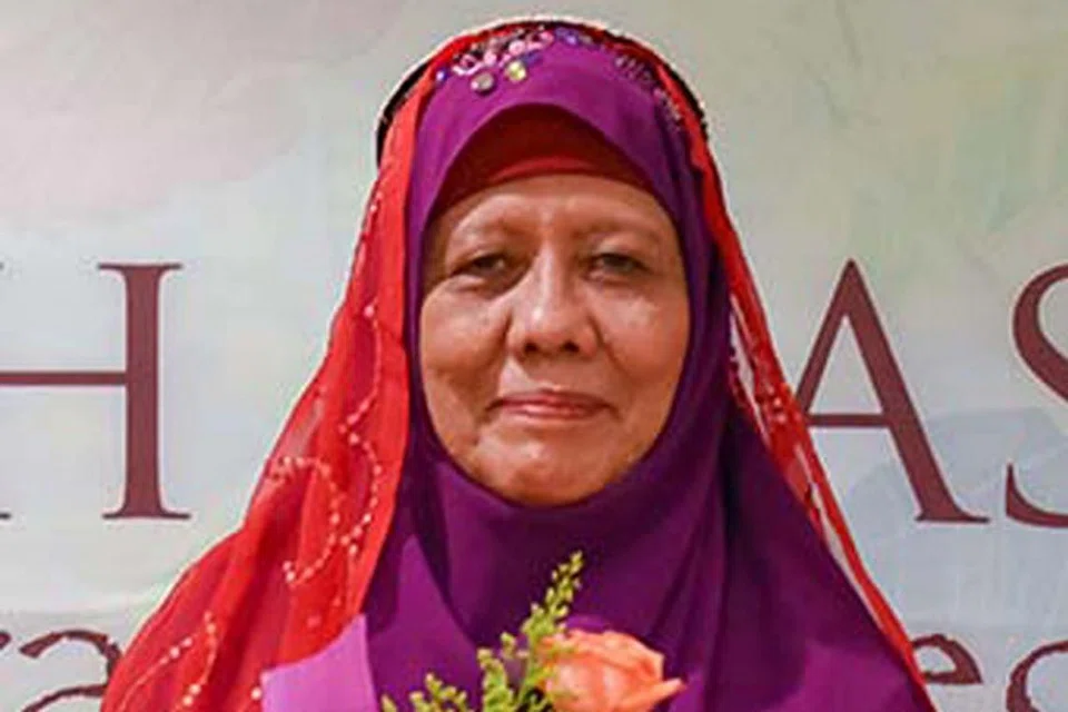 ZURINAH HASSAN: Pengulangan kata.