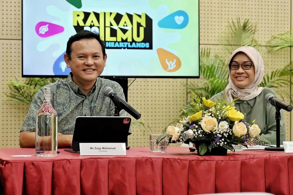 Sidang media Raikan Ilmu 2025 dihadiri oleh Menteri Negara Kanan (Pertahanan merangkap Kemampanan dan Sekitaran) yang juga pengerusi Yayasan Mendaki, Encik Zaqy Mohamad (kiri) dan Ketua Pegawai Eksekutif (CEO) Mendaki, Cik Zuraidah Abdullah.
