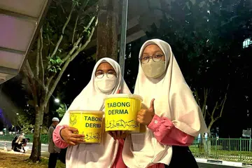 Kutipan tabung derma pada bulan Ramadan untuk Madrasah Al-Ma’arif berlangsung di Masjid Al-Islah pada Mac 2024.