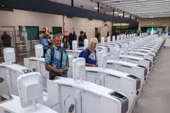 Pelepasan imigresen kini lebih pantas dengan 26 lorong di dewan ketibaan Terminal Feri Tanah Merah yang telah dinaik taraf dengan kos $20 juta.