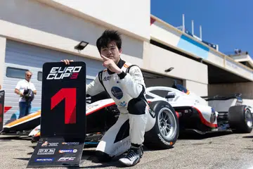 Pemandu Singapura Christian Ho di Litar Paul Ricard di Perancis, tempat beliau memenangi satu daripada dua perlumbaan dalam acara siri Eurocup-3. Demi mencapai impiannya menjadi pemandu F1, Ho  berpindah ke Eropah ketika berusia 10 tahun dan sejak itu telah berjaya meraih beberapa pencapaian besar. 