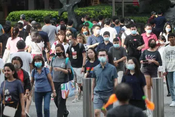 JUMLAH TURUN: Gelombang Covid-19 memuncak pada minggu 10 hingga 16 Disember, dengan anggaran 58,300 orang dijangkiti. 