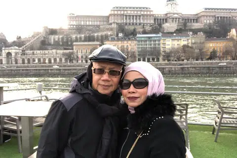Jauh mengembara, luas pemandangan – pasangan romantis ini bercuti ke Budapest, Hungary, pada 2019. 