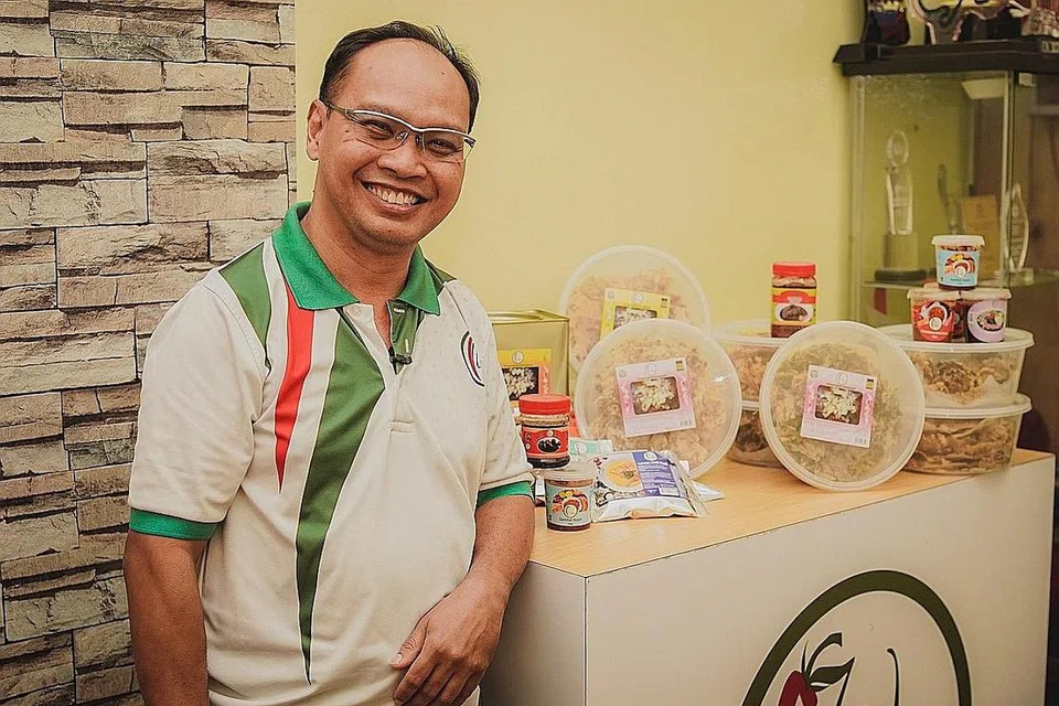 MAHU TEMBUS PASARAN GLOBAL: Encik Norhashim Hasan ingin terus melebarkan sayap perniagaannya dan menembusi pasaran Timur Tengah, Amerika Syarikat dan Eropah. - Foto BM oleh NUR DIYANA TAHA