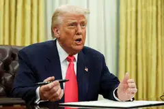 Pelbagai dasar baru Encik Trump, termasuk langkah tarif yang berubah-ubah terhadap rakan dagang utama seperti Canada, Mexico, dan China, tingkatkan ketidaktentuan bagi perniagaan, pengguna, dan pelabur.