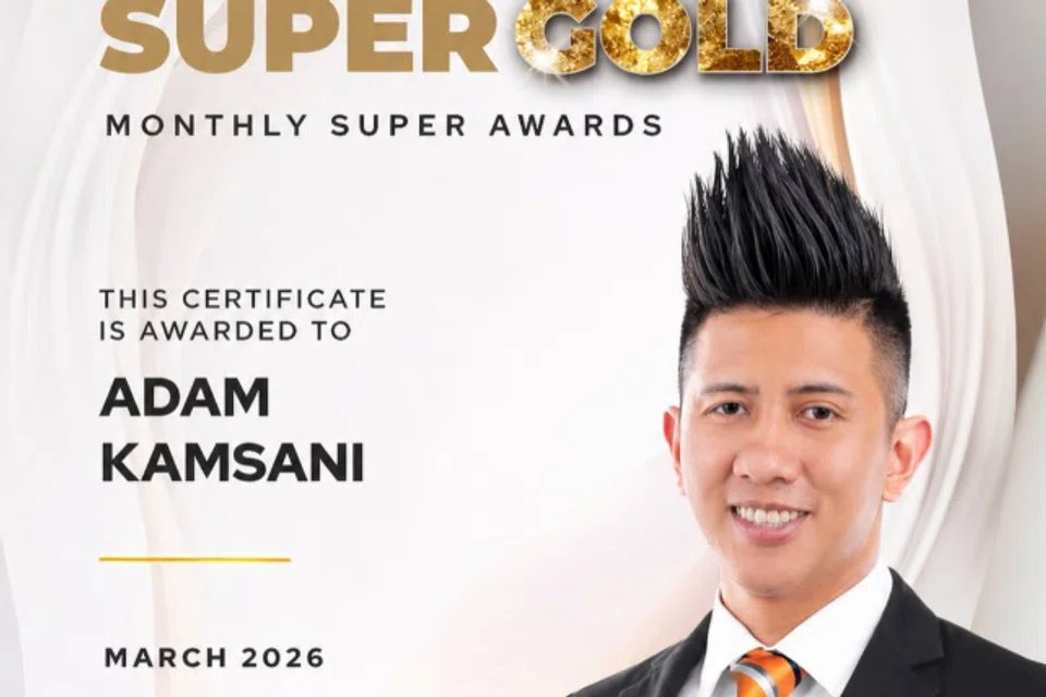 Dengan kapsyen,“Model kalendar bulan Mac: Mr High Selling Mohawk” telah mencuri perhatian ramai sehingga meraih lebih 8,000 tanda suka.