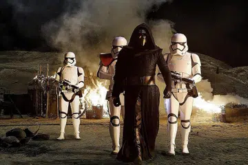 DAPAT SAMBUTAN HANGAT: Filem 'Star Wars' yang lalu, 'Star Wars: The Force Awakens', yang ditayangkan pada 2015. Filem 'Star Wars: The Last Jedi' pula akan dilancarkan pada 15 Disember tahun ini. - Foto WALT DISNEY PICTURES