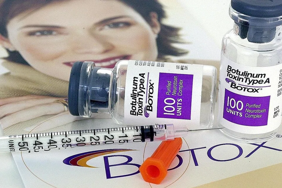 PERLU DIBERITAHU DAN AMBIL TAHU: Doktor secara amnya harus memberitahu pesakit mengenai kesan sampingan ubat estetik seperti Botox atau toksin botulinum. Pada masa sama, penting juga bagi pesakit mendapatkan nasihat doktor mengenai kesan lebih serius rawatan kecantikan yang ingin didapatkan. - Foto fail