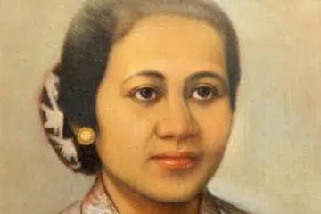 Raden Ajeng Kartini atau RA Kartini adalah tokoh wanita yang dikenali sebagai pejuang wanita Indonesia.