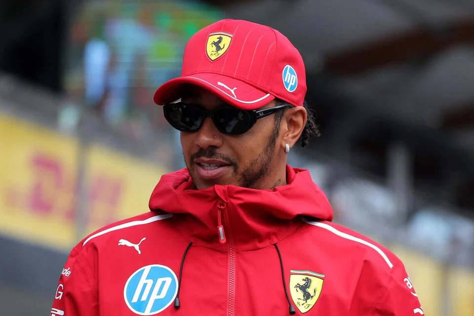 Kini pelumba Ferrari, Lewis Hamilton, juga pernah pegang rekod pusingan terpantas dalam sejarah Formula Satu (F1), apabila beliau masih berlumba untuk Mercedes.