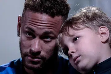Neymar bersama anaknya Davi Lucca semasa interviu bersama AFP pada Sabtu, 21 Julai. 