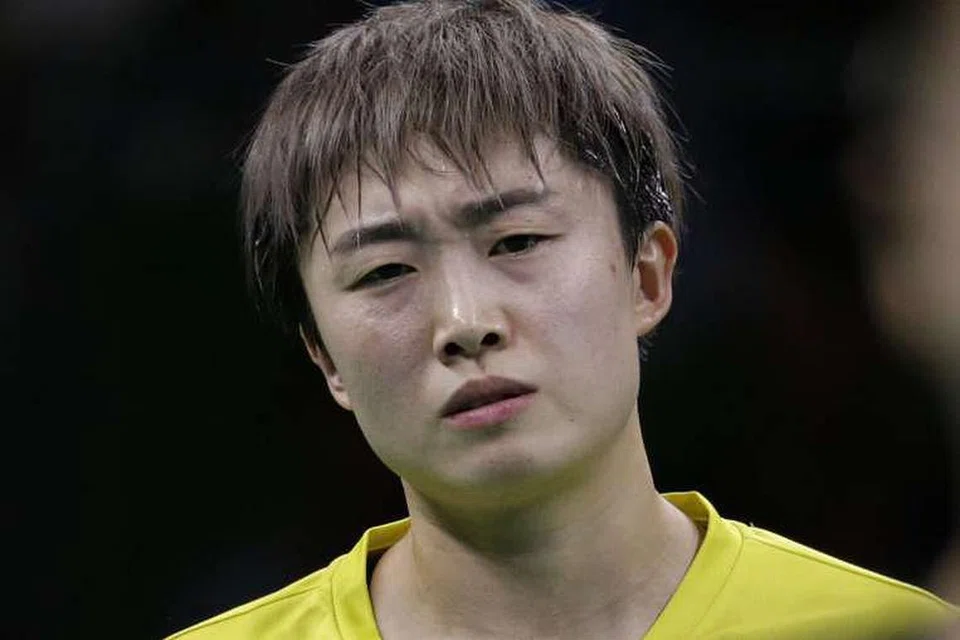 Persatuan Ping Pong Singapura (STTA) berkata Feng, pemain keenam terbaik di dunia, tidak sesuai dalam rancangan rejuvenasi persatuan itu bagi sukan tersebut di sini. 