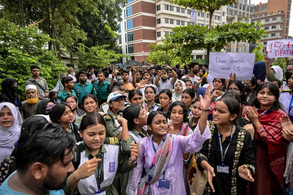 jet terhempas, Bangladesh