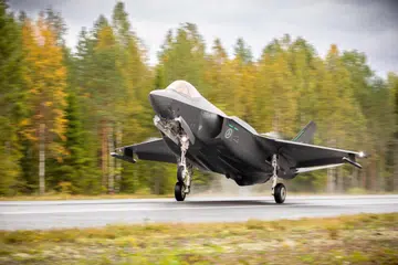 Jet pejuang F-35A daripada syarikat Lockheed Martin. Menteri Pertahanan, Dr Ng Eng Hen, umum pemerolehan lapan jet pejuang tersebut.