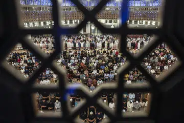 Malaysia sebagai negara berbilang kaum dan agama tidak pernah menyekat kebebasan beragama untuk orang bukan Islam. 