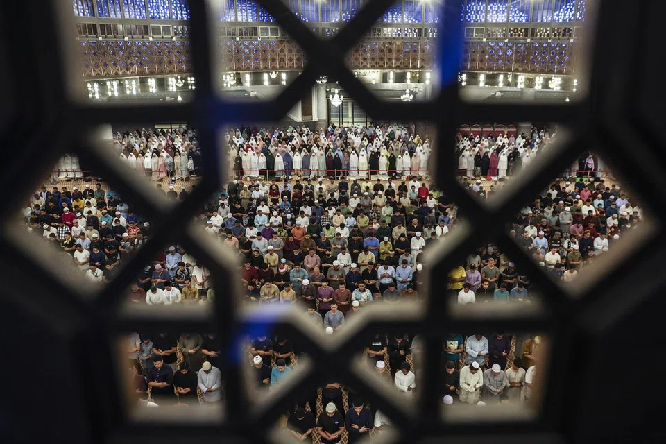 Malaysia sebagai negara berbilang kaum dan agama tidak pernah menyekat kebebasan beragama untuk orang bukan Islam. 