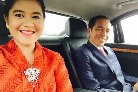Semasa perbicaraan  rasuah bekas gabenor Maluku Utara, Abdul Gani Kasuba, timbul dakwaan bahawa anak Presiden Joko Widodo, Cik Kahiyang Ayu, memegang permit perlombongan. Istana Presiden menafikan dakwaan itu.  