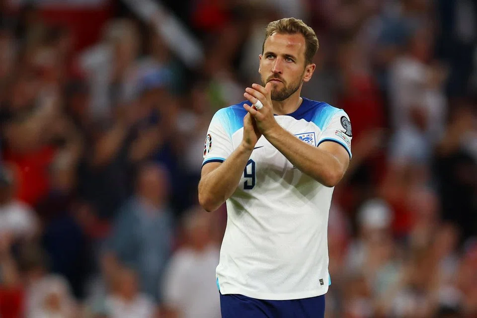 JADI BURUAN: Difahamkan Bayern Munich berminat dapatkan khidmat Harry Kane untuk musim akan datang.
