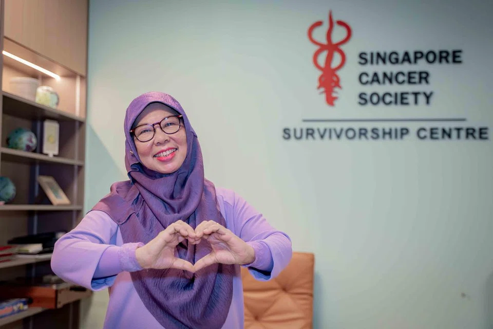 Pemandiri barah buah dada, Cik Foziah Yeon, 65 tahun, pulih dengan baik hasil daripada program pemulihan barah selelah menjalani pembedahan dan radioterapi.