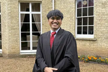 Encik Salifian Sulaiman merupakan penerima Biasiswa Rhodes ke-30 dari Singapura. Beliau akan mengikuti pengajian kedoktoran Kajian Antropologi dan Penghijrahan di Universiti Oxford di England.