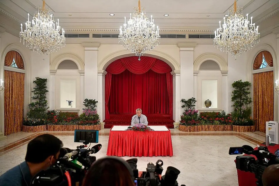 ROMBAKAN KABINET: Perdana Menteri Lee Hsien Loong mengumumkan perubahan Kabinet dalam satu sidang maya. - Foto BH oleh LIM YAOHUI