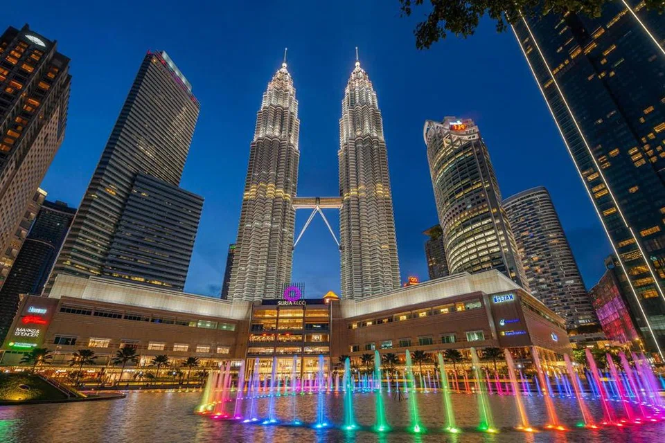Malaysia menjadi pilihan pelancong Muslim dari serata dunia kerana pelbagai tarikan menarik, mesra Muslim dan mudah mendapatkan makanan halal.