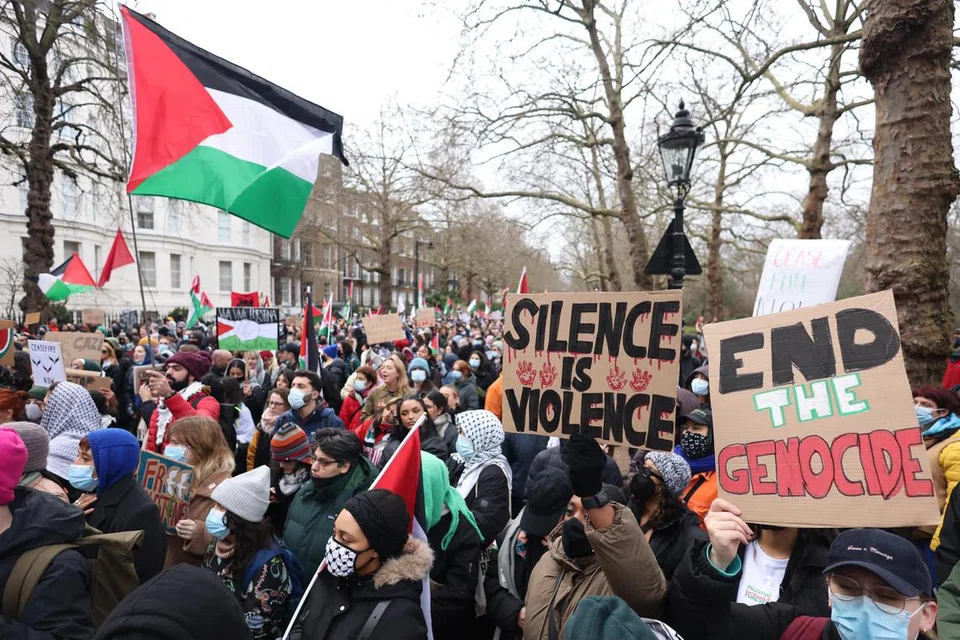 SEMAKIN MELUAS: Sokongan dan gerakan pro-Palestin termasuk dari negara-negara barat seperti yang dilihat di Britain akan terus mendapat momentum selagi perang berterusan pada 2024.