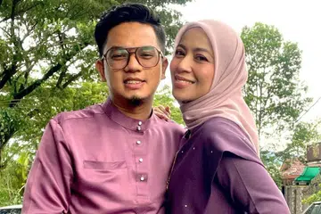 Penyanyi, Syura Badron, memohon doa orang ramai setelah suaminya, Encik Muhammad Farizat Ismail, mengalami kelecuran pada muka, kaki dan tangan akibat letupan tong gas di tempat penginapan mereka di Perlis, pada 22 November.