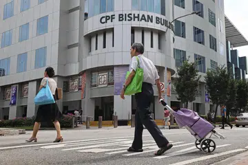 Dana SRS adalah simpanan persaraan secara sukarela yang disumbang pekerja setempat di samping skim Tabung Simpanan Pekerja (CPF).
