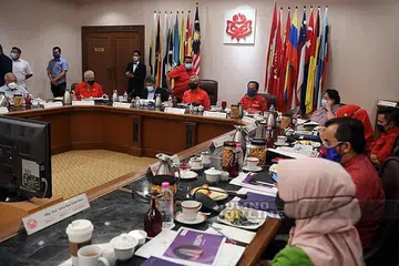 SEDIA HADAPI PEMILIHAN KEPIMPINAN PARTI: Majlis Tertinggi Umno yang dipimpin Datuk Seri Dr Ahmad Zahid Hamidi merupakan badan yang menjalankan pentadbiran hal ehwal Umno dan memutuskan pemilihan kepimpinan terus dijalankan tahun ini meskipun perhimpunan agungnya terpaksa ditangguh sejajar Proklamasi Darurat dan Perintah Kawalan Pergerakan Malaysia yang diumumkan minggu lalu. - Foto MEDIA UMNO