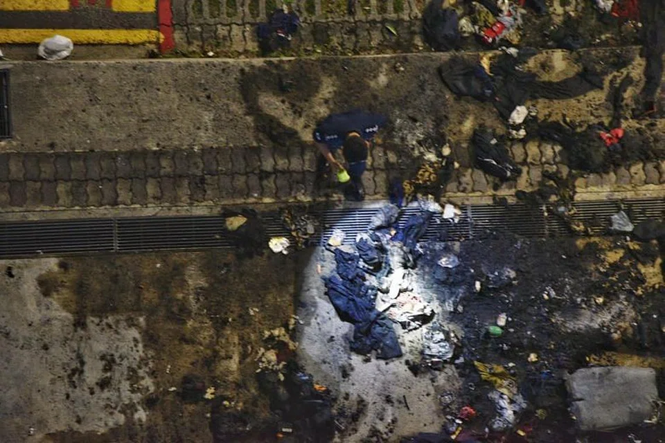 Kerosakan yang disebabkan kebakaran di depan NPP Kallang pada 13 Mac 2020.
