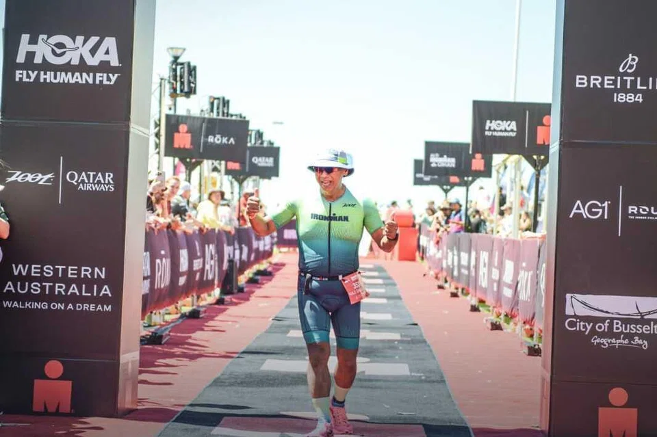 Lebih membanggakan, Encik Shamsuri A Rahman berjaya menamatkan cabaran Ironman 70.3 sebelum had masa yang ditetapkan penganjur.