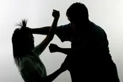 MOHON KESELAMATAN: Mahkamah Keadilan Keluarga berkata sekitar 9 peratus perintah perlindungan peribadi (PPO) yang difailkan oleh ibu bapa adalah terhadap kanak-kanak di bawah umur 21 tahun.