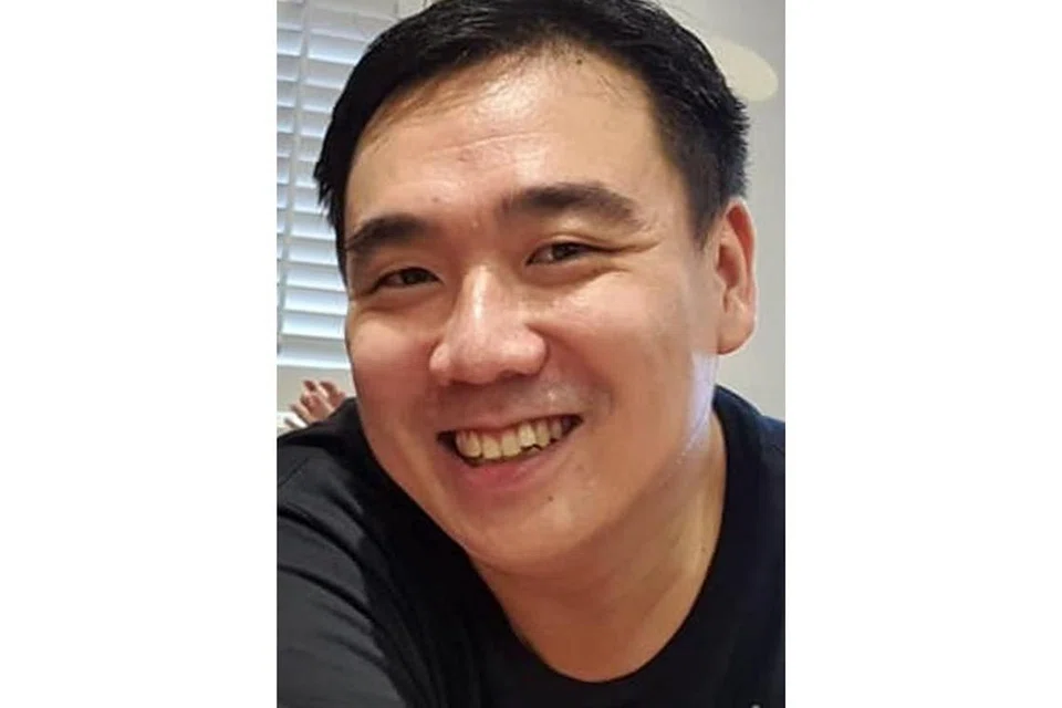 MANGSA: Encik Tay Rui Hao, sedang berlari-lari anak di kawasan tersebut sebelum ditikam berdekatan perhentian bas di Punggol Field bertentangan Blok 227A, Sumang Lane. - Foto FACEBOOK RUI HAO TAY