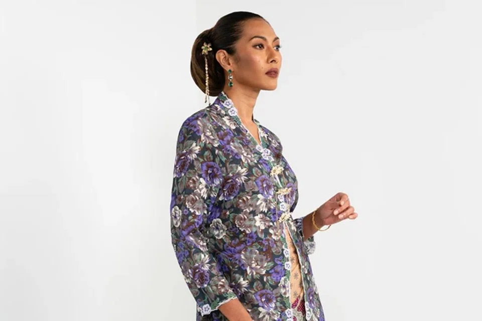 Kebaya Cik Maryam dari Maslea mengingatkan kita pada era lalu.