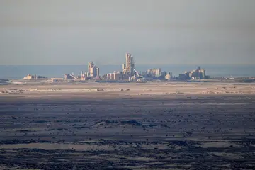 Bandar Yanbu merupakan laluan keluar utama bagi eksport minyak Arab Saudi, membolehkan kerajaan itu menghantar minyak mentah ke pasaran antarabangsa menerusi Laut Merah tanpa perlu melalui Selat Hormuz.