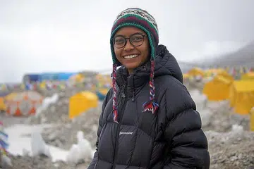 PIMPIN PENDAKIAN: Cik Nur Yusrina Ya'akob yang mencipta sejarah sebagai wanita Melayu/Islam Singapura pertama mencapai puncak Gunung Everest pada 2017 bakal memimpin pendakian ke Gunung Fansipan. - Foto fail
